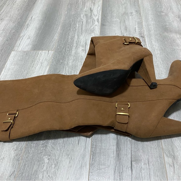 Boots - Picture 2 of 3